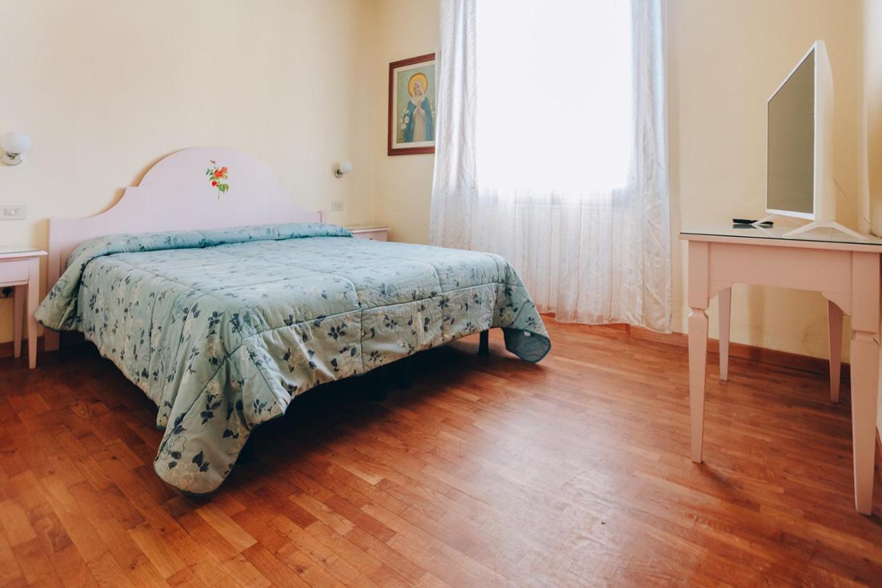 Hotel Savoia E Campana Монтекатини Терме Екстериор снимка