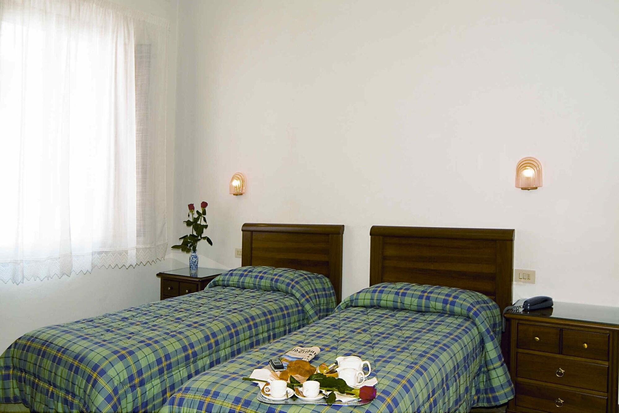 Hotel Savoia E Campana Монтекатини Терме Екстериор снимка