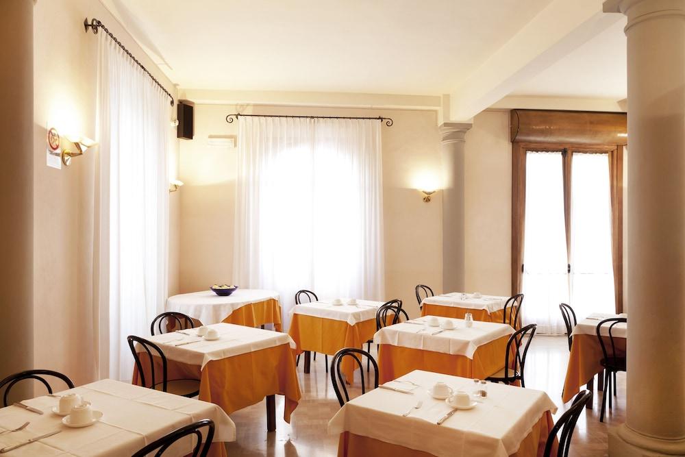 Hotel Savoia E Campana Монтекатини Терме Екстериор снимка