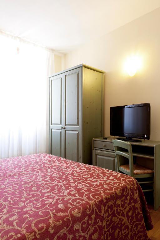 Hotel Savoia E Campana Монтекатини Терме Стая снимка