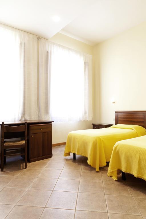 Hotel Savoia E Campana Монтекатини Терме Стая снимка