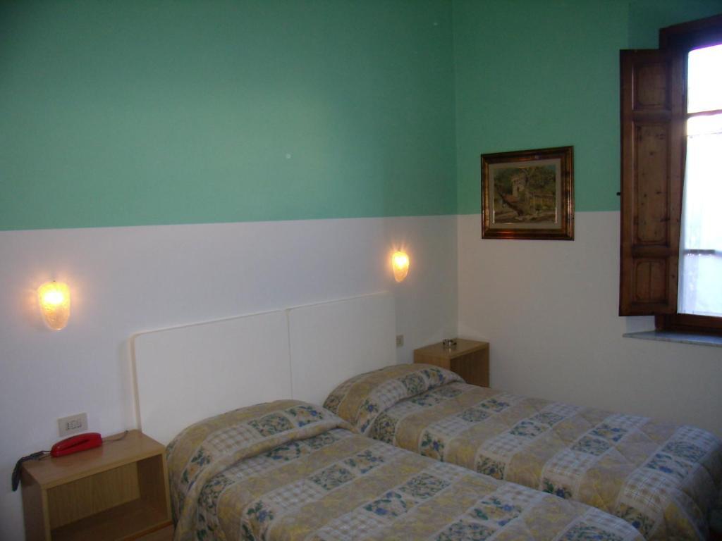 Hotel Savoia E Campana Монтекатини Терме Стая снимка