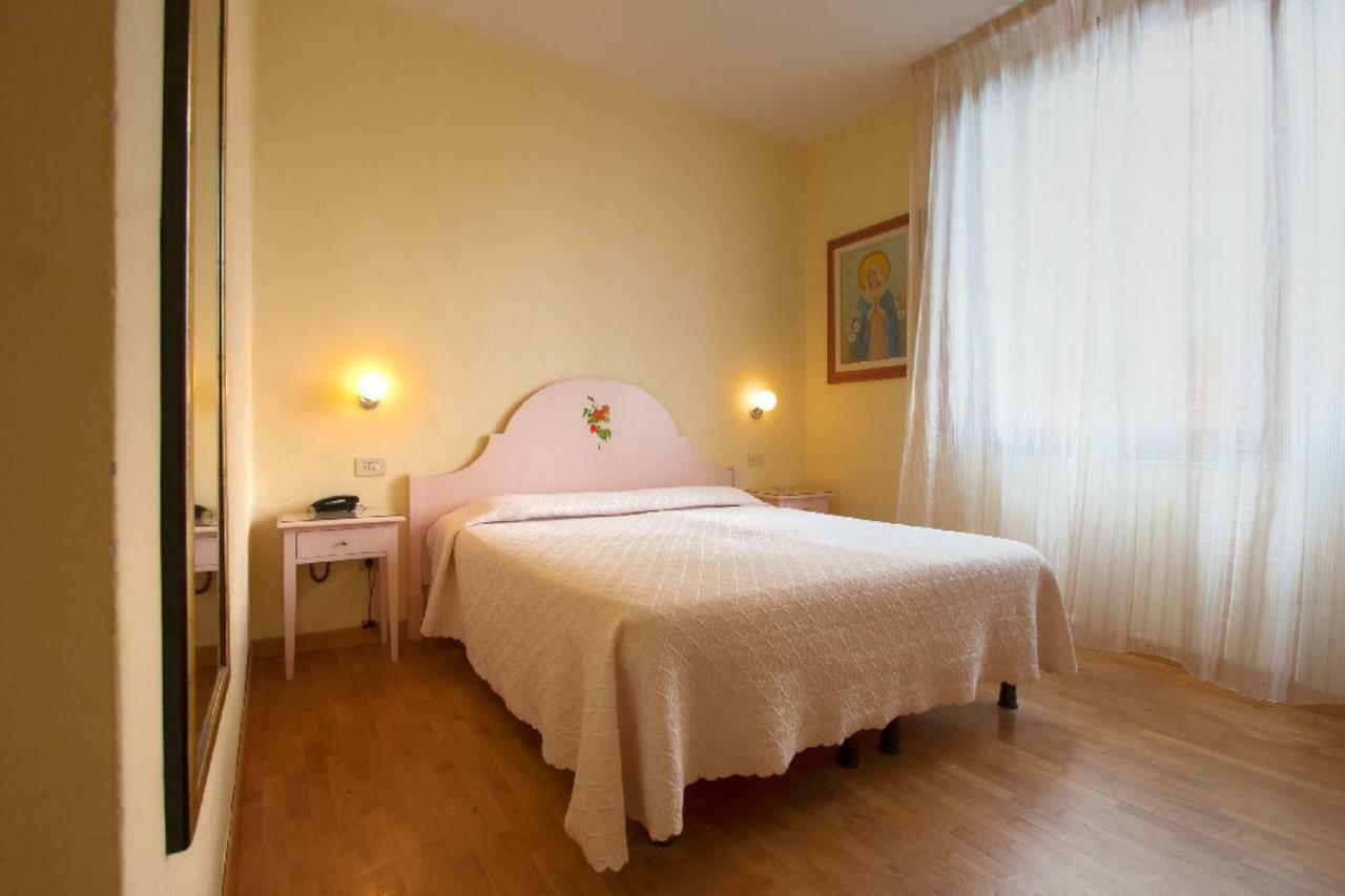 Hotel Savoia E Campana Монтекатини Терме Екстериор снимка