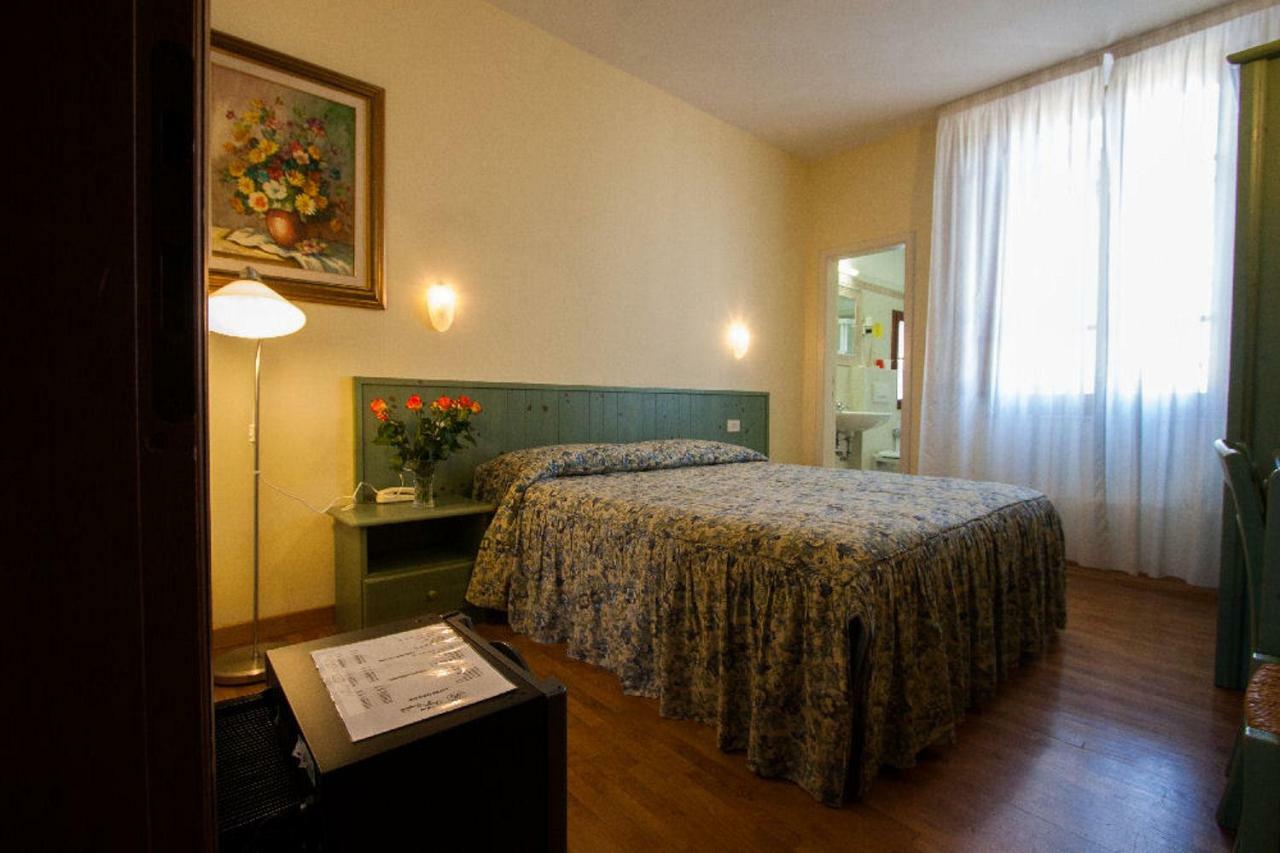 Hotel Savoia E Campana Монтекатини Терме Екстериор снимка