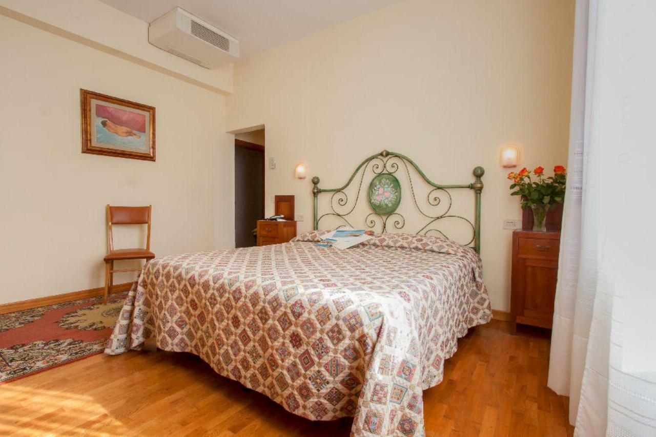 Hotel Savoia E Campana Монтекатини Терме Екстериор снимка