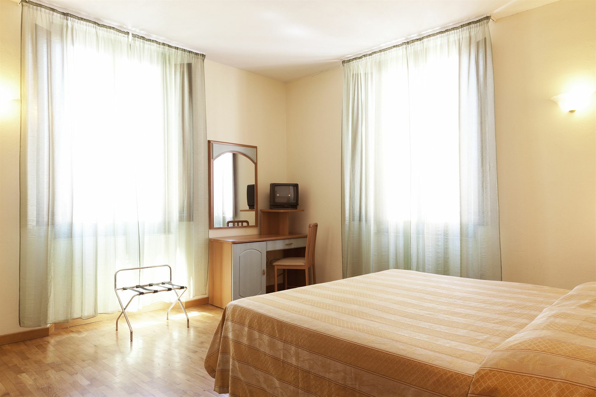 Hotel Savoia E Campana Монтекатини Терме Екстериор снимка